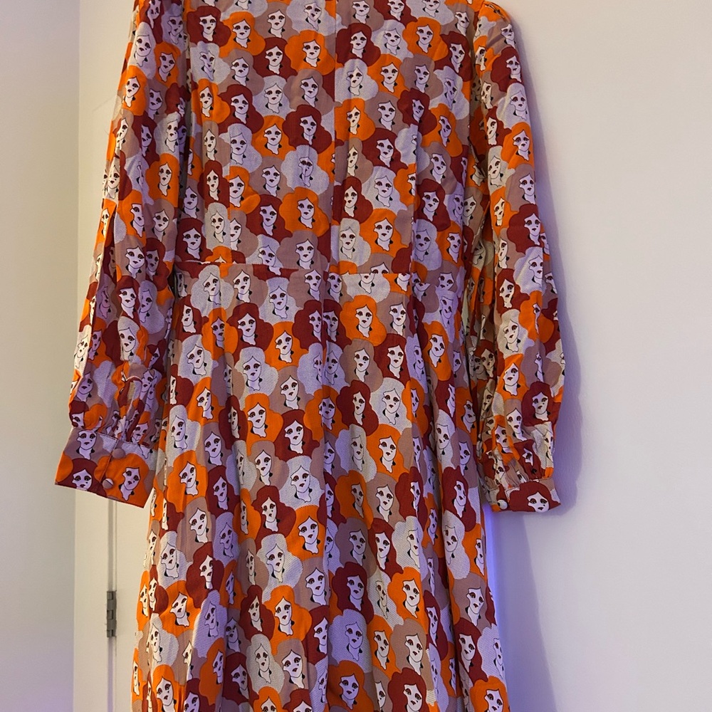 Bus Stop X Joanie - Bexley Amazing Faces Print Tea Dress - Picture 3 of 5
